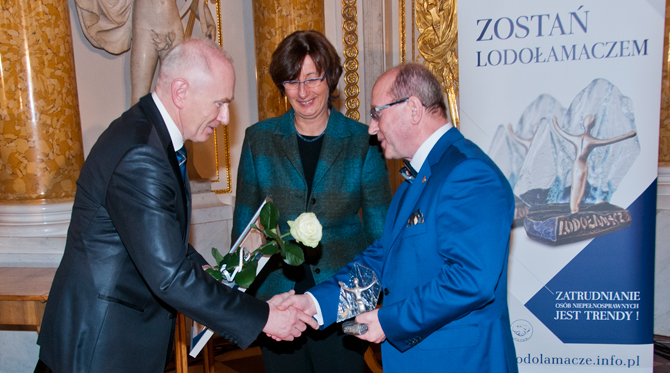 Professor Henryk Skarżyński decorated with a “Special Icebreaker“ award